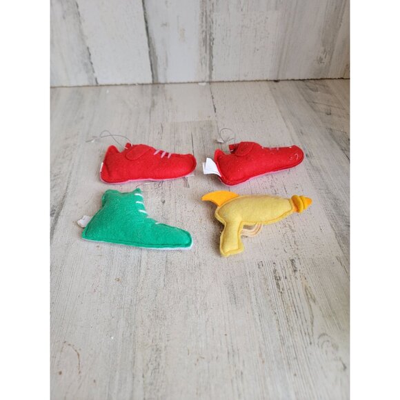 Felt shoes runner laser gun unique ornament Xmas set - Picture 5 of 5